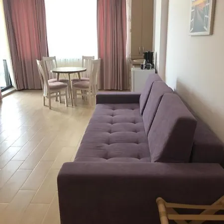 Pe Plaja Cu Laterala La Mare Apartament