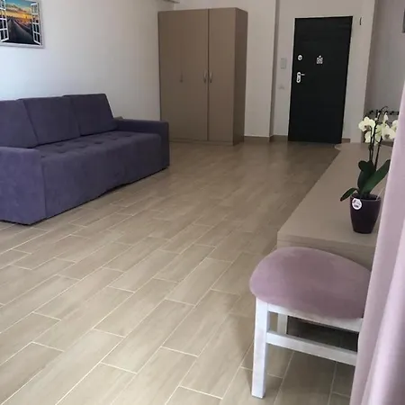 Pe Plaja Cu Laterala La Mare Apartament