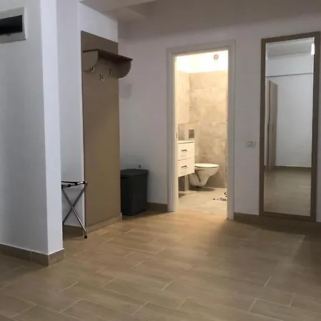 Pe Plaja Cu Laterala La Mare Apartament *