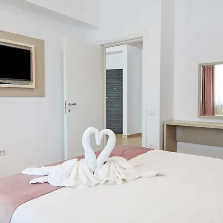 Pe Plaja Cu Laterala La Mare Apartament